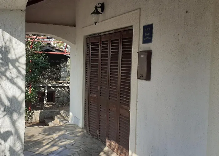 Rudi - One Bedroom With Terrace And Sea View Apartmán *